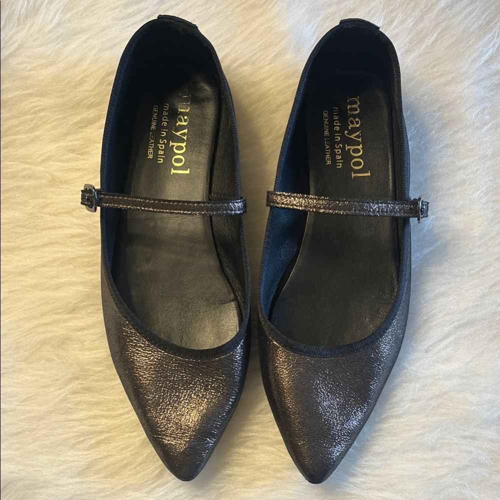 Maypol Women's Metallic Black Mary Jane Flats